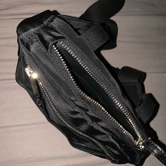 ALYX BUCKLE SHOULDER BAG - Picture 7 of 7